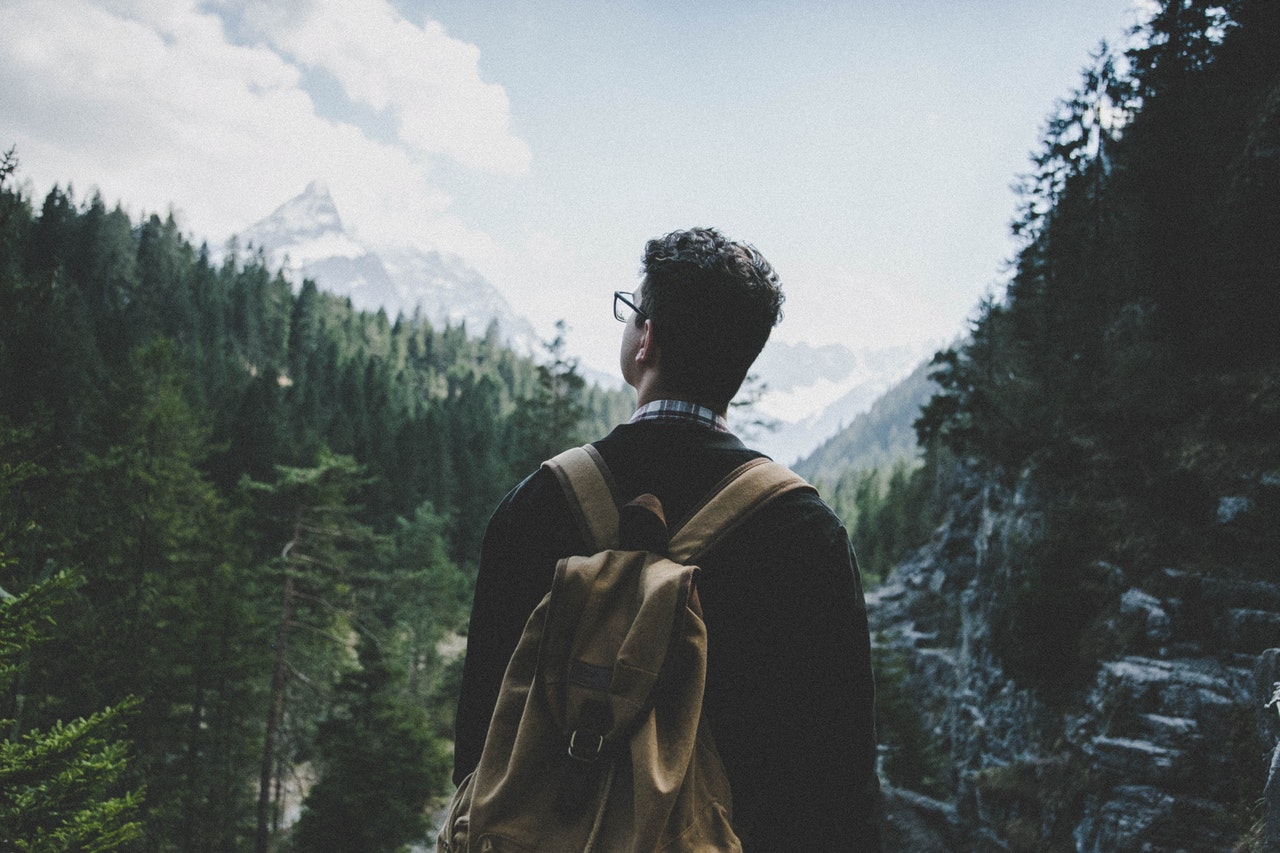 guy-hiking